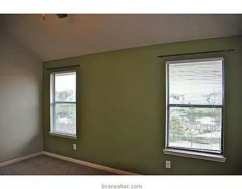 2000 Spring Leaf Ct, Bryan, TX 77807 photo 9