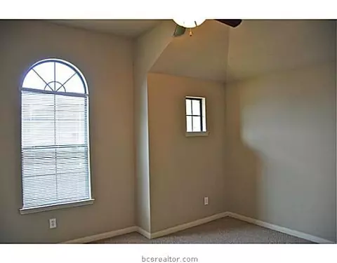 2000 Spring Leaf Ct, Bryan, TX 77807 photo 15