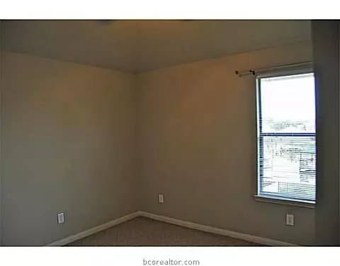 2000 Spring Leaf Ct, Bryan, TX 77807 photo 16