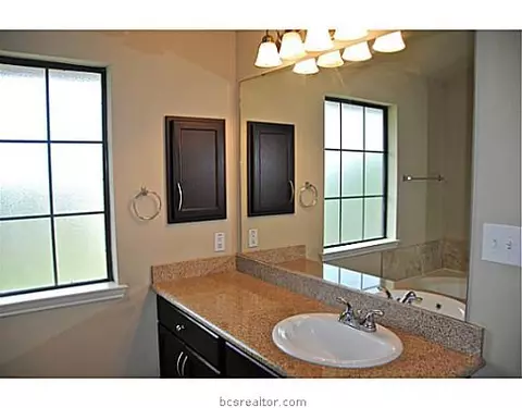 2000 Spring Leaf Ct, Bryan, TX 77807 photo 13
