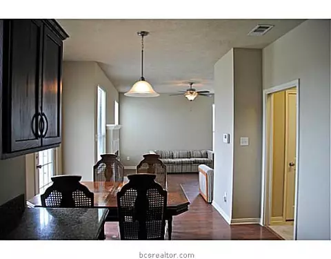2000 Spring Leaf Ct, Bryan, TX 77807 photo 5