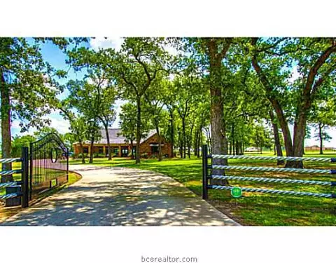 24824 Mitchell, Hempstead, TX 77445 photo 3
