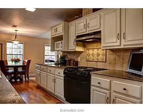 3902 4th St, Bryan, TX 77801 photo 6