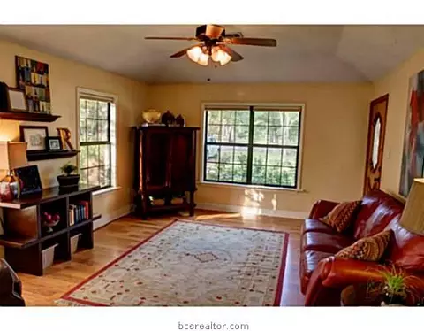 3902 4th St, Bryan, TX 77801 photo 4