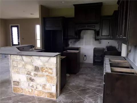 7864 Mapache Ct, Bryan, TX 77808 photo 8