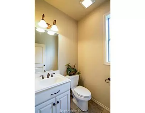 3914 Esquire Ct, Bryan, TX 77808 photo 17