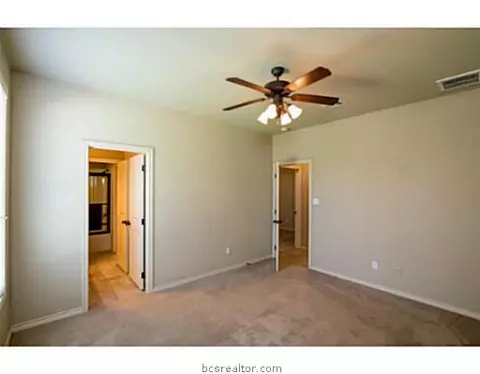 3914 Esquire Ct, Bryan, TX 77808 photo 12
