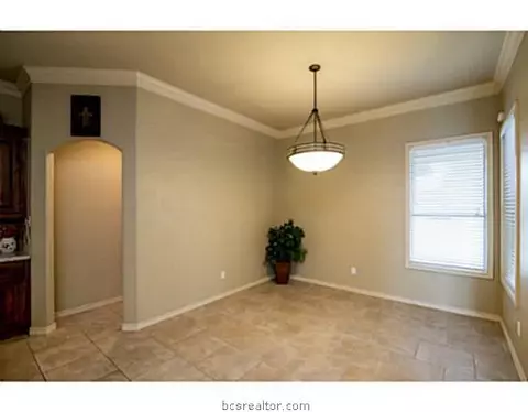 3914 Esquire Ct, Bryan, TX 77808 photo 6