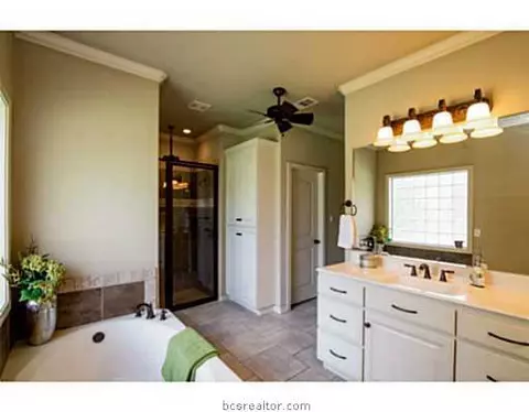 3914 Esquire Ct, Bryan, TX 77808 photo 21
