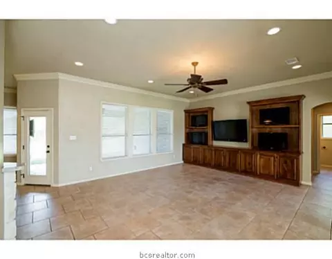 3914 Esquire Ct, Bryan, TX 77808 photo 5