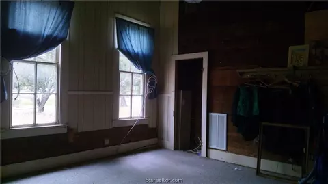 501 Mitchell St E, Calvert, TX 77837 photo 11
