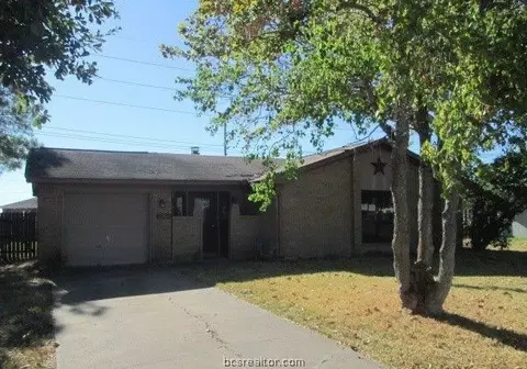 2204 Long Dr, Bryan, TX 77802 photo 1