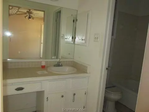 2204 Long Dr, Bryan, TX 77802 photo 5