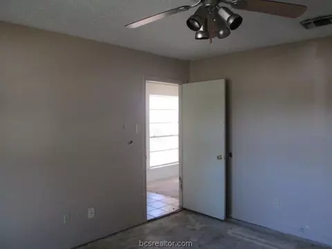 2204 Long Dr, Bryan, TX 77802 photo 6