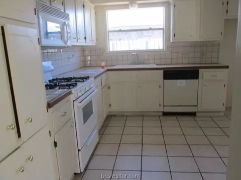 2204 Long Dr, Bryan, TX 77802 photo 10