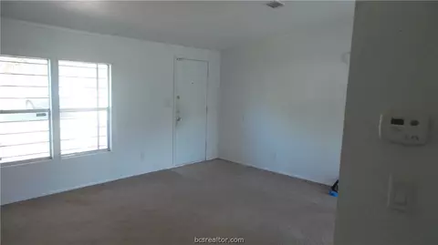 8712 Grove Dr, Bryan, TX 77808 photo 3