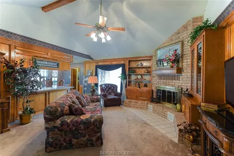 408 E Browning St, Calvert, TX 77837 photo 7