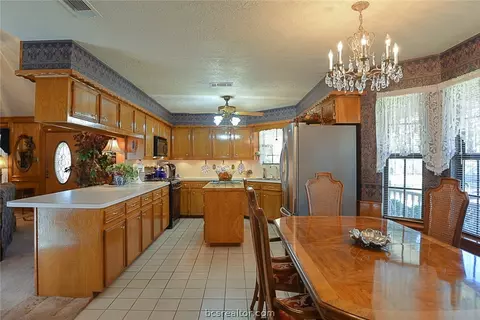 408 E Browning St, Calvert, TX 77837 photo 10