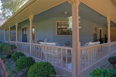 408 E Browning St, Calvert, TX 77837 photo 4