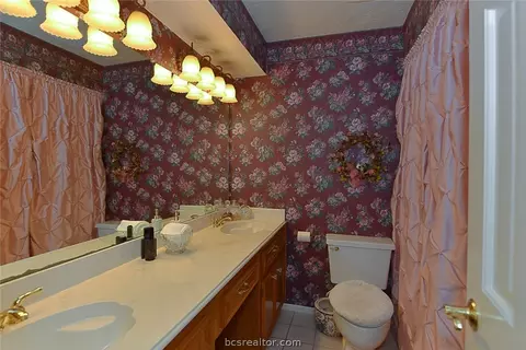 408 E Browning St, Calvert, TX 77837 photo 13