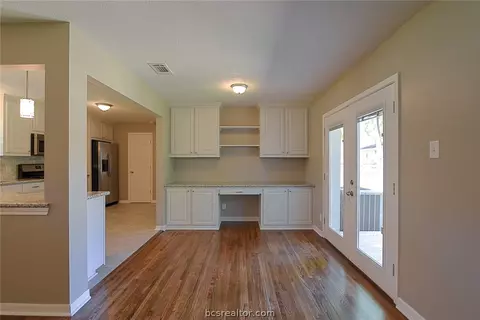 1905 Wayside, Bryan, TX 77802 photo 5