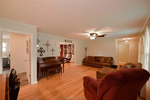 2105 Wayside, Bryan, TX 77802 photo 7