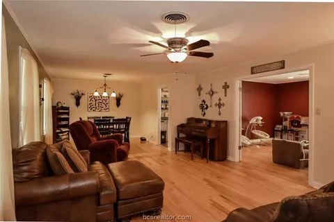 2105 Wayside, Bryan, TX 77802 photo 2