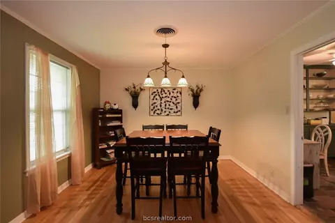 2105 Wayside, Bryan, TX 77802 photo 5