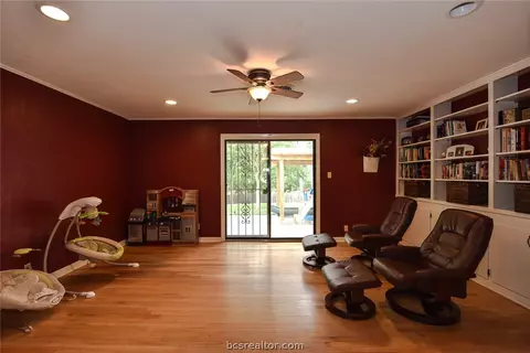 2105 Wayside, Bryan, TX 77802 photo 8