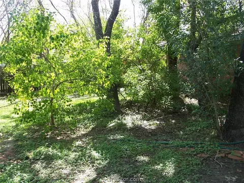 2303 Franklin Dr, Bryan, TX 77801 photo 10