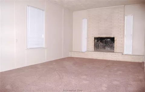 2212 Franklin Dr, Bryan, TX 77801 photo 2