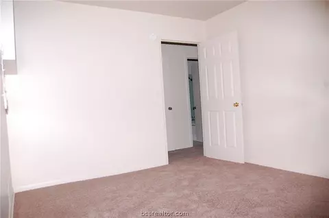 2212 Franklin Dr, Bryan, TX 77801 photo 9