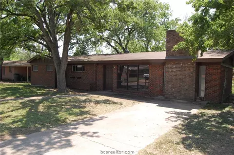 2212 Franklin Dr, Bryan, TX 77801 photo 1