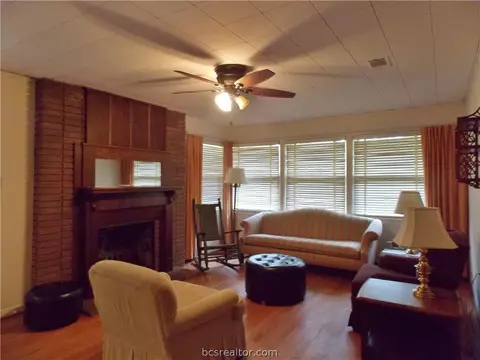 4000 5th St, Bryan, TX 77801 photo 6