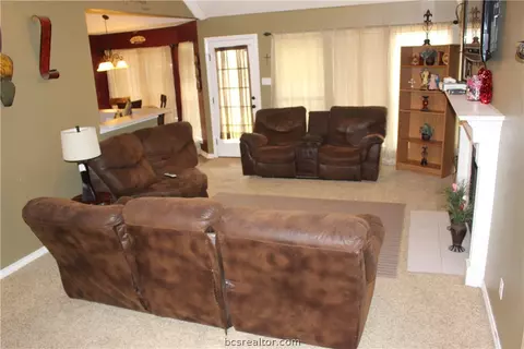 4324 Brompton Ln, Bryan, TX 77802 photo 2