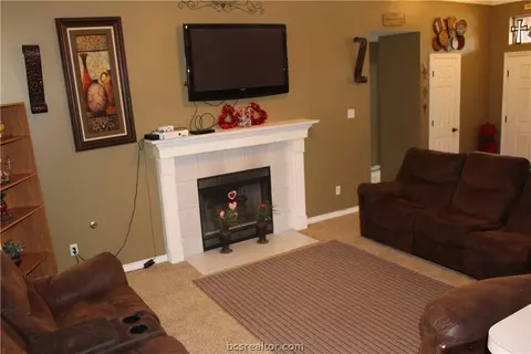 4324 Brompton Ln, Bryan, TX 77802 photo 3