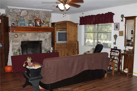 1004 Alice St, Bryan, TX 77803 photo 3