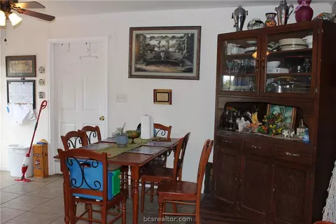 1004 Alice St, Bryan, TX 77803 photo 8