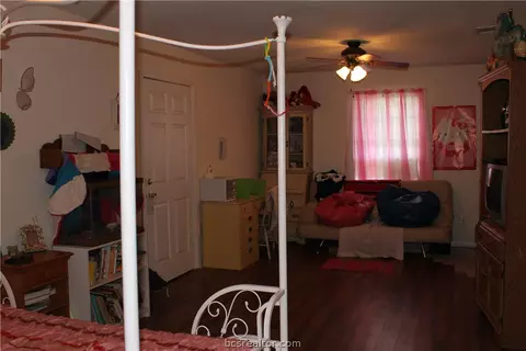 1004 Alice St, Bryan, TX 77803 photo 10