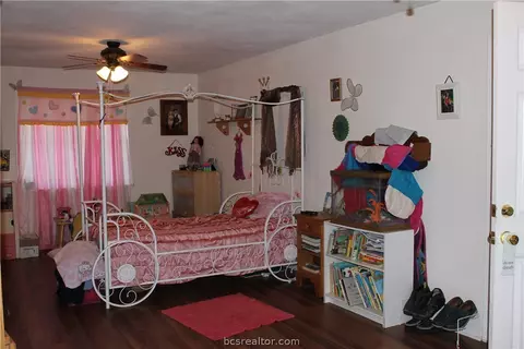 1004 Alice St, Bryan, TX 77803 photo 9