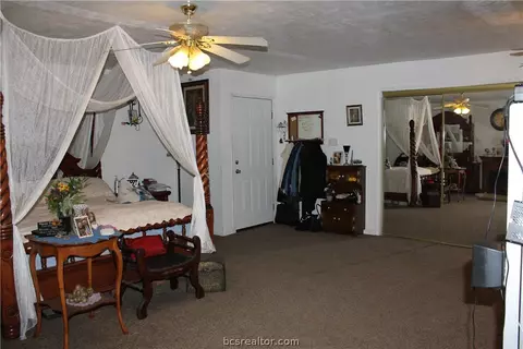 1004 Alice St, Bryan, TX 77803 photo 14
