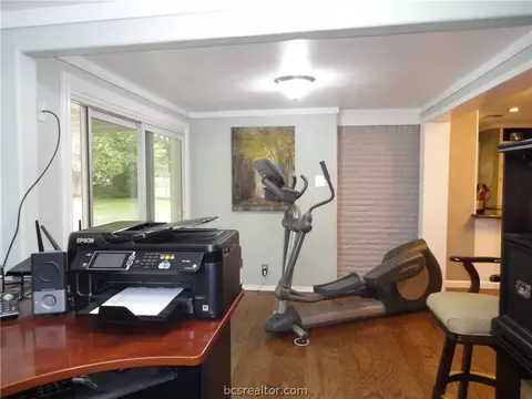 2316 Wayside Dr, Bryan, TX 77802 photo 9