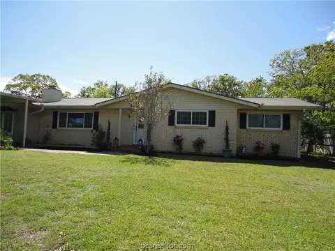 2316 Wayside Dr, Bryan, TX 77802 photo 1