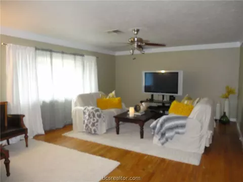 2316 Wayside Dr, Bryan, TX 77802 photo 2