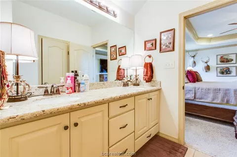 2910 Alba Ct, Bryan, TX 77808 photo 12