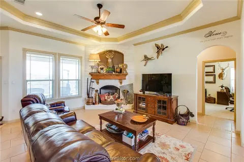 2910 Alba Ct, Bryan, TX 77808 photo 3