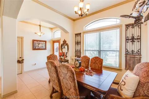 2910 Alba Ct, Bryan, TX 77808 photo 5