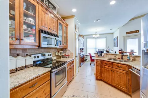 2910 Alba Ct, Bryan, TX 77808 photo 7