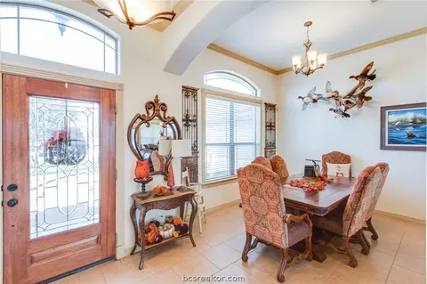 2910 Alba Ct, Bryan, TX 77808 photo 4