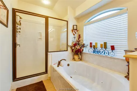 2910 Alba Ct, Bryan, TX 77808 photo 11